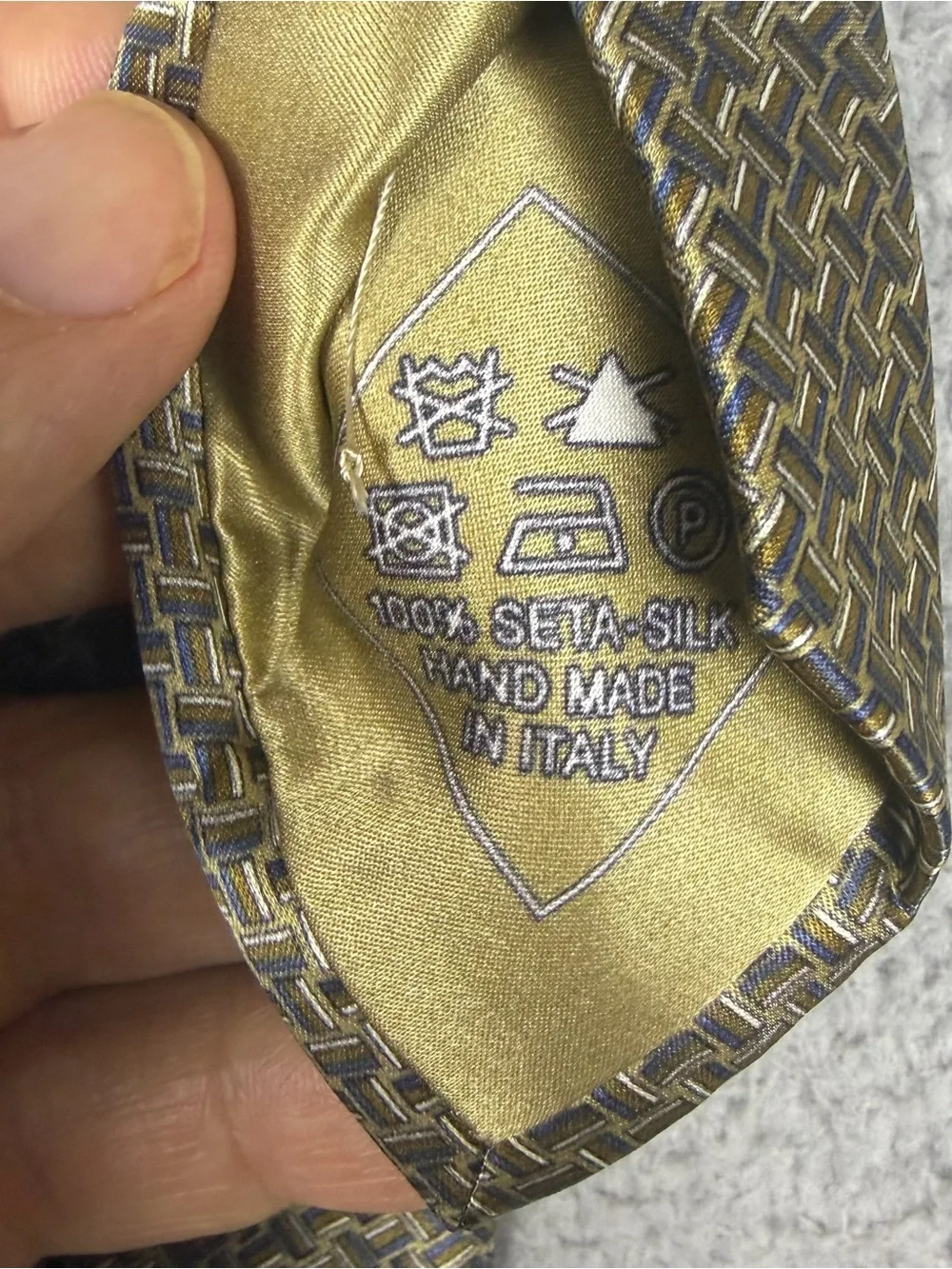 Brioni Neck Tie Mens Brown and Gold Houndstooth 100% Silk Made in Italy